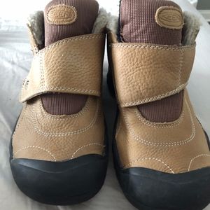 KEEN KOOTENAY BEIGE FALL WINTER BOOTS Boys sz 6